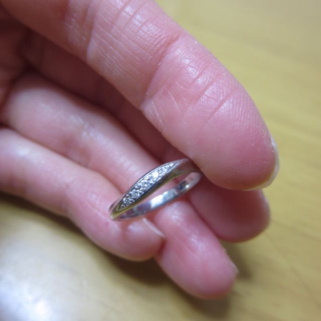 【Something Blue(サムシングブルー)の口コミ】 シンプルで、長く着けられる、飽きのこないデザインを探し求めておりまし…