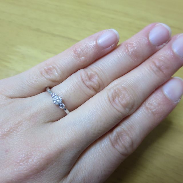 【4℃ BRIDAL(ヨンドシーブライダル)の口コミ】 シンプルで、かつ主張しすぎない輝きを放つダイヤモンドに魅了されたので…