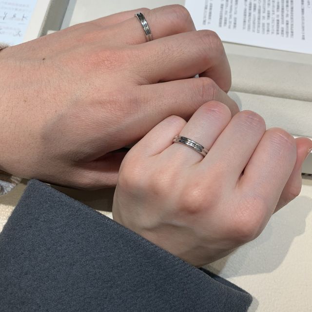 【ブシュロン(BOUCHERON)の口コミ】 もともとプラチナリングに憧れがあり、購入するなら旦那さんとお揃いが欲…