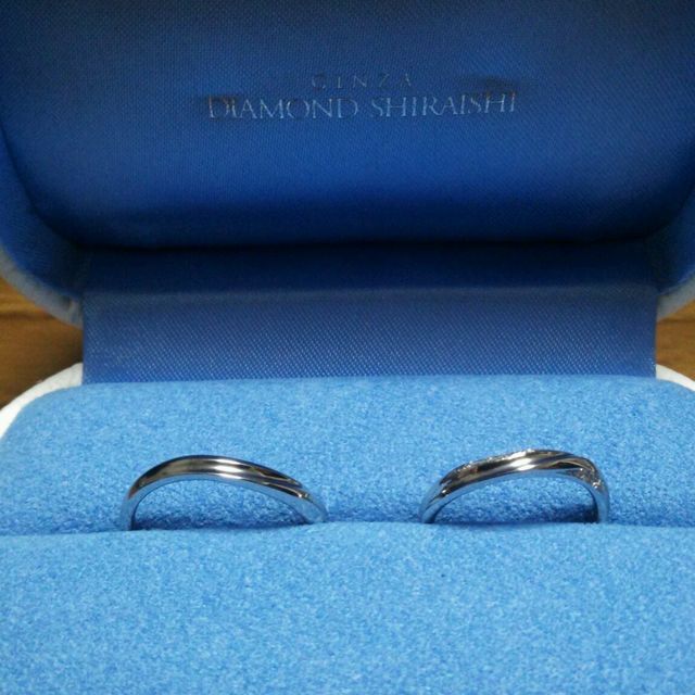 【銀座ダイヤモンドシライシの口コミ】 実は他のブランドで購入の予定だったんです。
ですが、たまたま入った「銀…