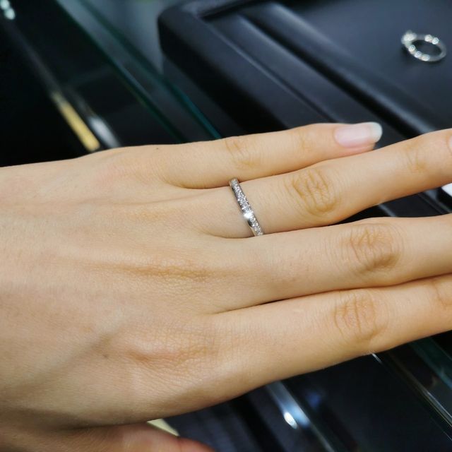 【ラザール ダイヤモンド(LAZARE DIAMOND)の口コミ】 定番のデザインも取り扱いがありますが、変わったデザインも多く、他の人…