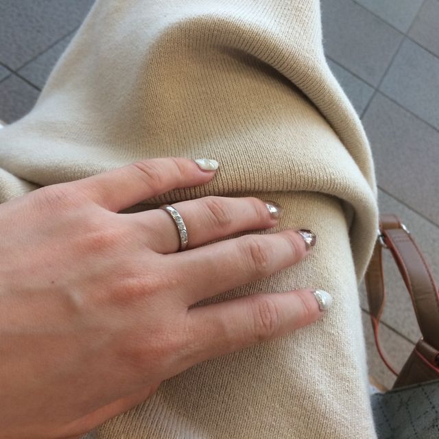 【銀座ダイヤモンドシライシの口コミ】 爪でない埋め込みタイプで、ダイヤモンドの輝きが１番あるものだったのが…
