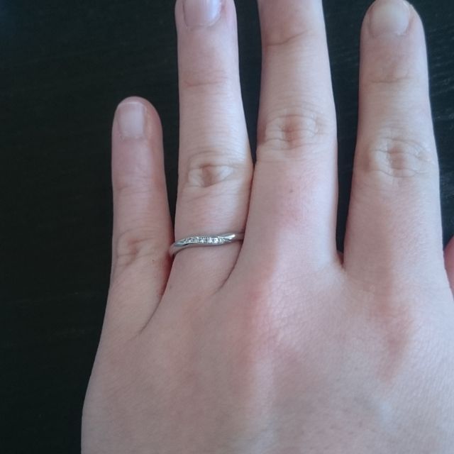 【4℃ BRIDAL(ヨンドシーブライダル)の口コミ】 結婚前はアクセサリーをつけたことがなくペアリングも着けなかった夫が結…