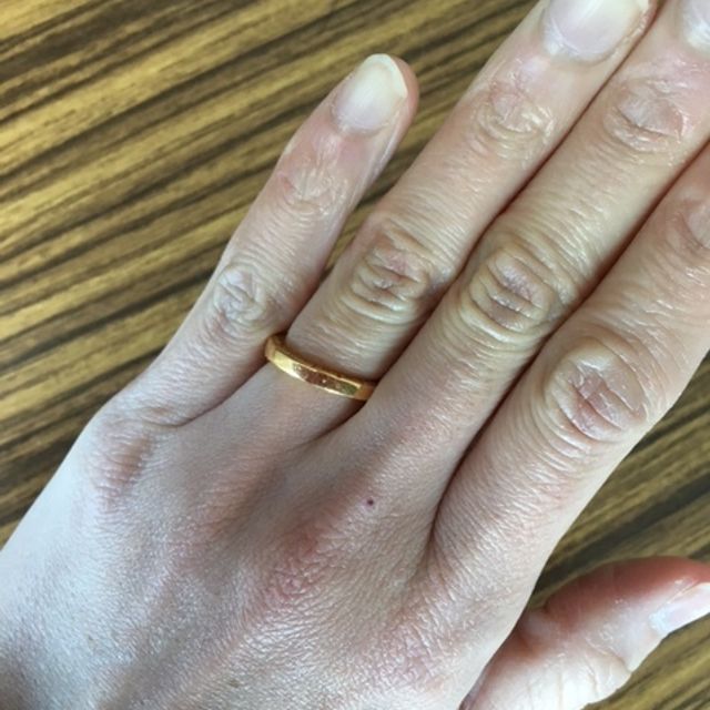 【Chrome Hearts(クロムハーツ)の口コミ】 男性はあまり付けない結婚指輪ですが、主人にも付けてもらいたくてメンズ…