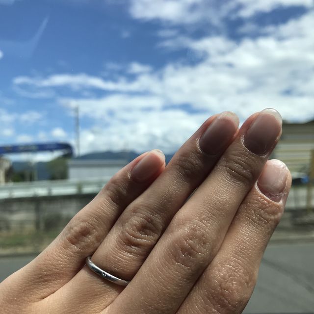 【MILK&Strawberry(ミルクアンドストロベリー)の口コミ】 変形しにくい素材（パナジウム）、無料でダイヤモンドが入れられる、刻印…