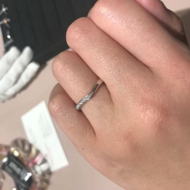 【TRECENTI(トレセンテ)の口コミ】 特にデザインの候補は決まっていなかったので色々なタイプのリングを試着…