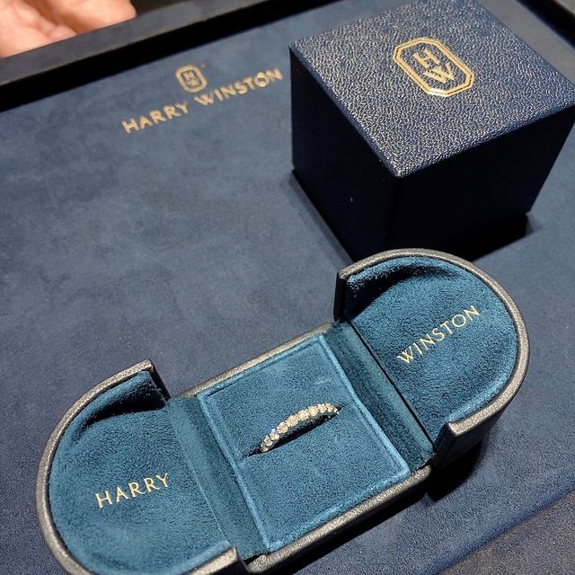 【ハリー・ウィンストン(Harry Winston)の口コミ】 やっぱり世界一です。県外から銀座本店に購入しに行きました。私の住む県…