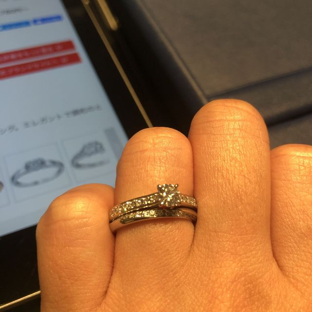 【銀座ダイヤモンドシライシの口コミ】 エタニティタイプの婚約指輪を探しており、形は理想でした♥︎
高さ…