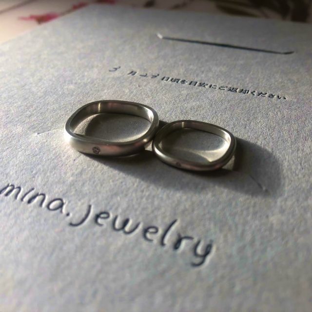 【mina.jewelry(ミナジュエリー)の口コミ】 インスタグラムでの広告でお店を知りました。自分で描いた絵や文字のレー…