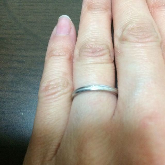 【ギンザタナカブライダル(GINZA TANAKA BRIDAL)の口コミ】 結婚指輪は、絶対に中央ミル打ちのもの！とこだわっていました。両親の結…