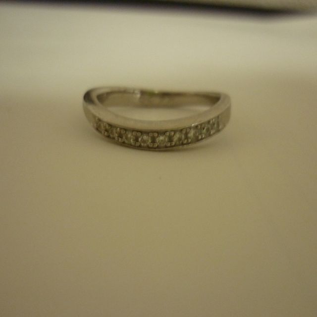 【ESTELLE(エステール)の口コミ】 私は指がむちむちしていて短いのが気になっていたのでV字かカーブを描いて…