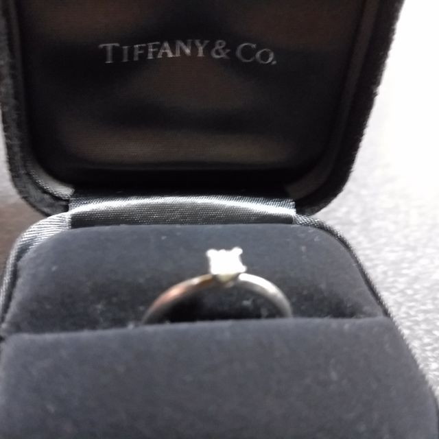 【ティファニー(Tiffany & Co.)の口コミ】 プリンセスカットはカラット数よりも大きめに見えると店員さんに言われた…