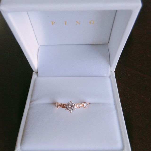 【宝寿堂(ほうじゅどう)の口コミ】 他店の長年使えるシンプルなものにするか、こちらのお店で今ときめく華奢…