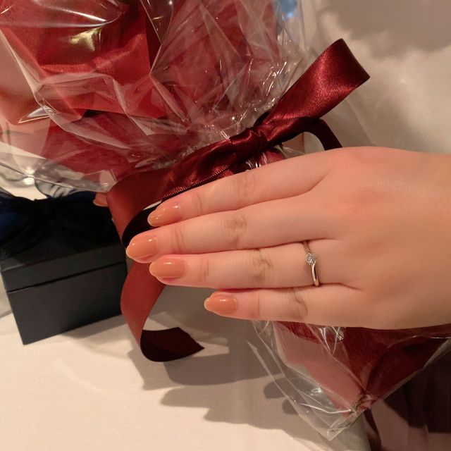 【銀座ダイヤモンドシライシの口コミ】 プロポーズは先にしていただいており、「婚約指輪は好きなの選んでね」と…