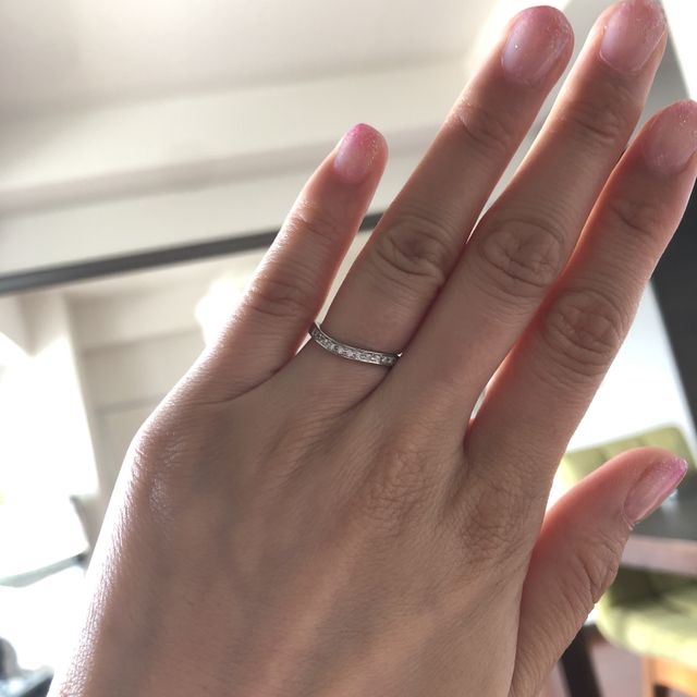 【アイプリモ(I-PRIMO)の口コミ】 結婚指輪は指がキレイに見えるようにくびれたラインの指輪にしました。
婚…