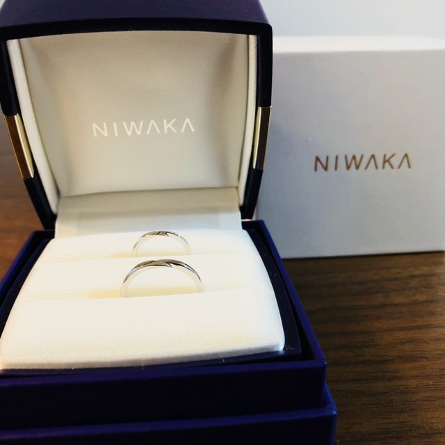 【俄(にわか)の口コミ】 婚約指輪の木洩れ日と重ね付けしたい！という希望で、せせらぎが第１候補…