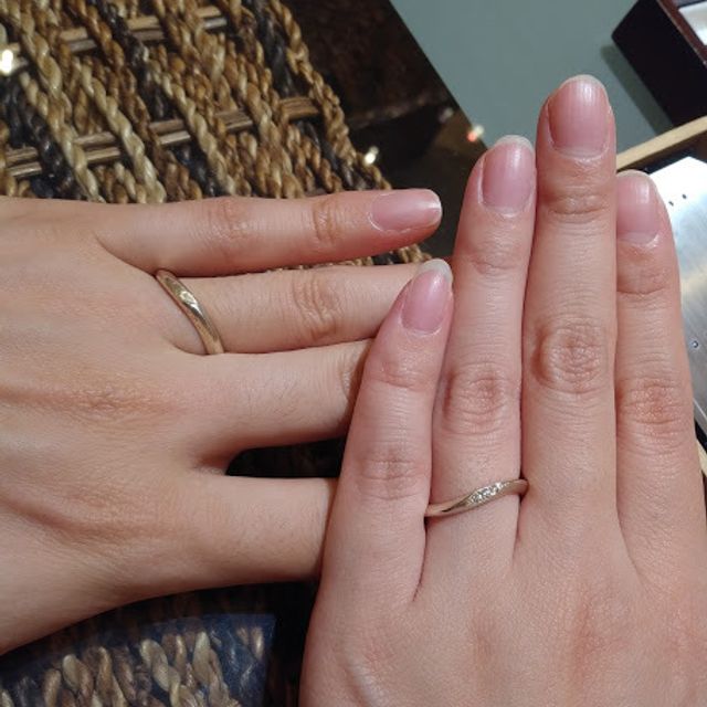 【杢目金屋(もくめがねや)の口コミ】 ベースとなるデザインから好きなものを選び、さらに素材やダイヤの数や指…