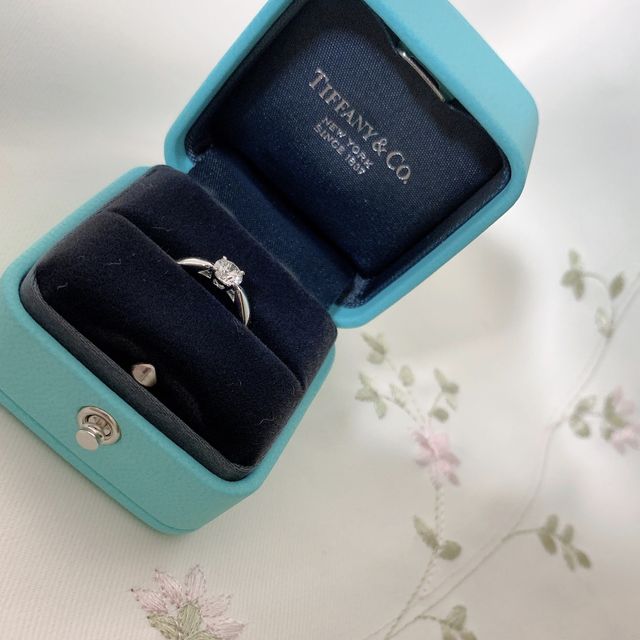 【ティファニー(Tiffany & Co.)の口コミ】 婚約指輪を買うなら絶対ティファニーにしたいとずっと憧れていたので、他…