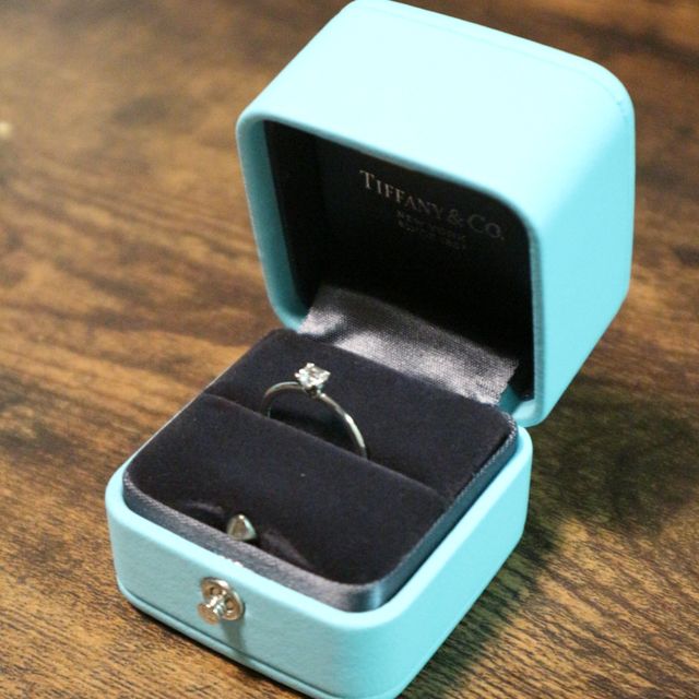 【ティファニー(Tiffany & Co.)の口コミ】 手の関節がゴツゴツしているので、スラッとしてる指と、輝く指輪に昔から…