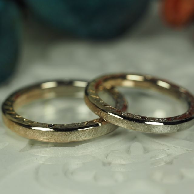 【AUROA(アウロア)の口コミ】 指輪の側面に彫っていただいた月桂樹の葉の模様は何度も打ち合わせてデザ…