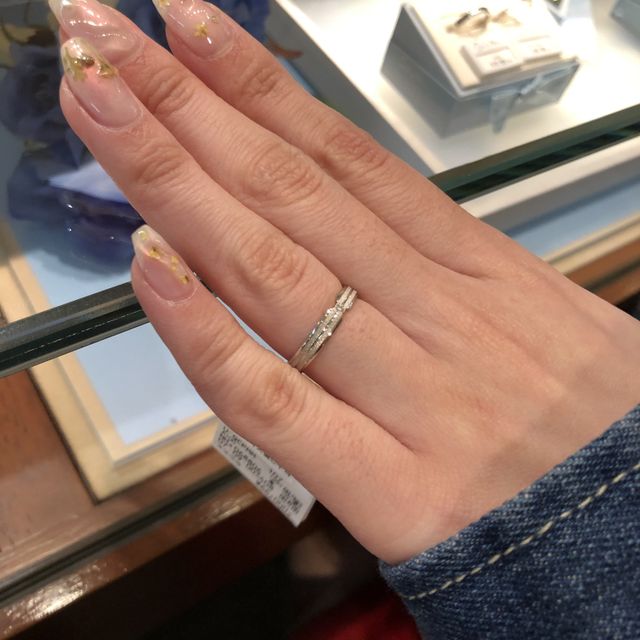 【MIKIMOTO(ミキモト)の口コミ】 夫が気になっていたデザインだったので試着しました。
私にはちょっとカッ…