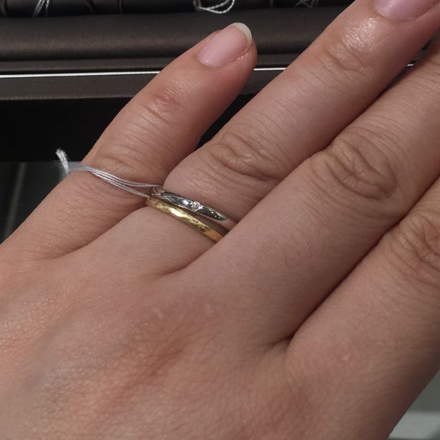 【アイプリモ(I-PRIMO)の口コミ】 Ｖラインやウェーブタイプだと指が長く見えました。指輪の太さも細いタイ…