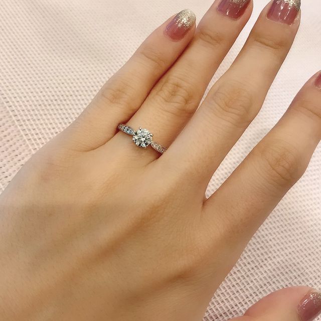 【ティファニー(Tiffany & Co.)の口コミ】 昔からハーモニーのパヴェタイプに憧れがあったので、一番に試着に行きま…