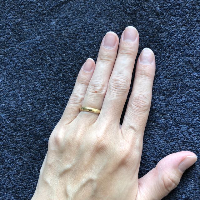 【ティファニー(Tiffany & Co.)の口コミ】 お店に行くまでは細めのプラチナにしようと思っていたのですが、店員さん…