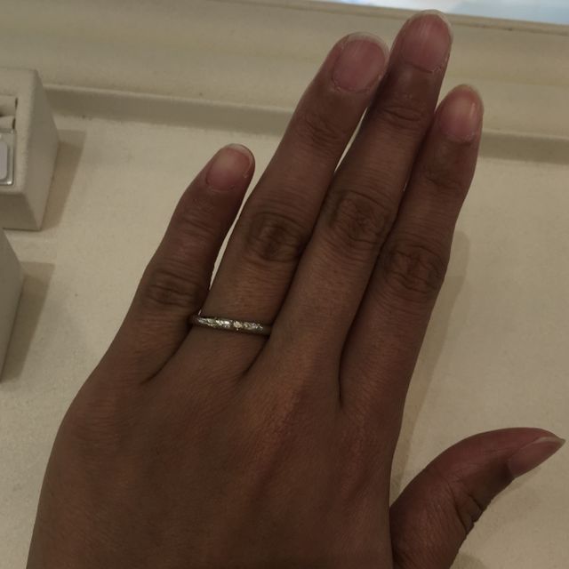 【festaria bijou SOPHIA(フェスタリア ビジュソフィア)の口コミ】 ストレートタイプで、ダイヤがキラキラと存在感を放っています。他のブラ…