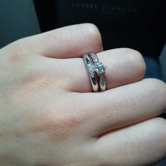 【ラザール ダイヤモンド(LAZARE DIAMOND)の口コミ】 ネットで見ていた際はウェーブのデザインを気に入って来店しましたが、担…