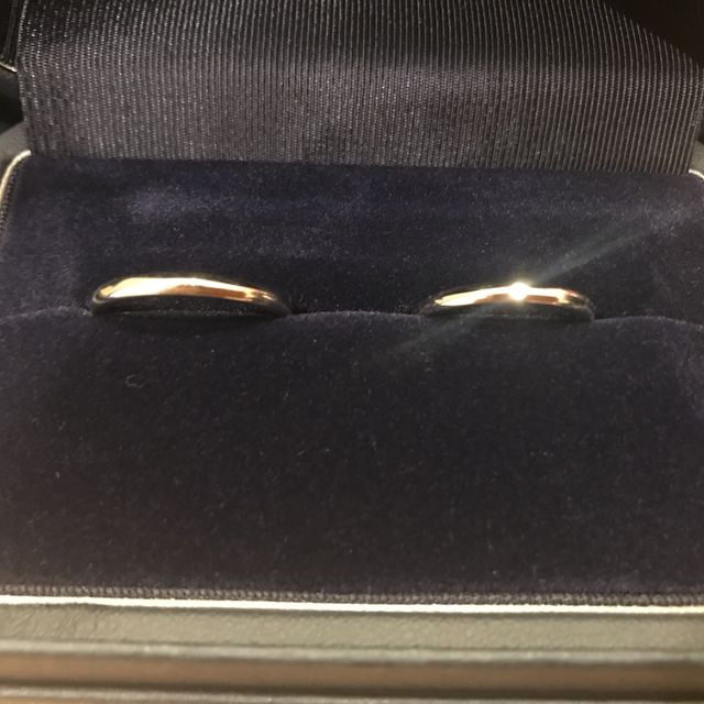 【銀座ダイヤモンドシライシの口コミ】 婚約指輪を銀座ダイヤモンドシライシさんで購入したため、結婚指輪も揃え…