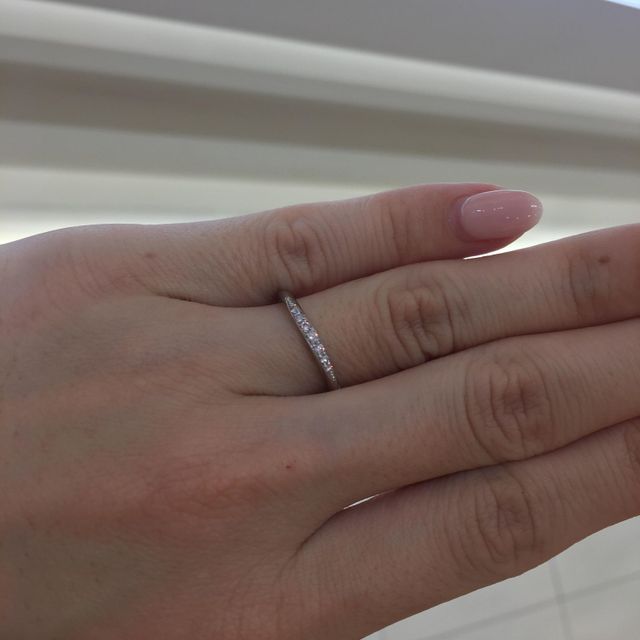 【サマンサティアラブライダル(Samantha Tiara Bridal)の口コミ】 ピンクダイヤが５石並んだタイプの指輪です。ピンクダイヤは普通のダイヤ…