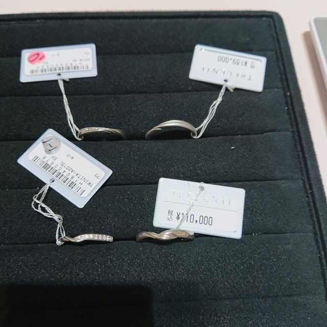 【TRECENTI(トレセンテ)の口コミ】 少し動きがあるねじりのデザインで、指が綺麗に見える気がしました。
上の…