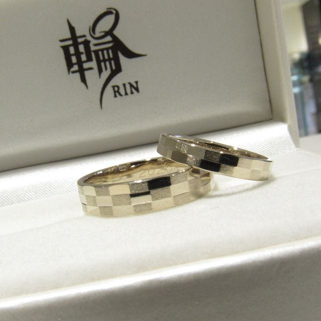 【輪-RIN-の口コミ】 始めてこの指輪と出会ったのは、カタログでした。
他にも沢山のデザインが…