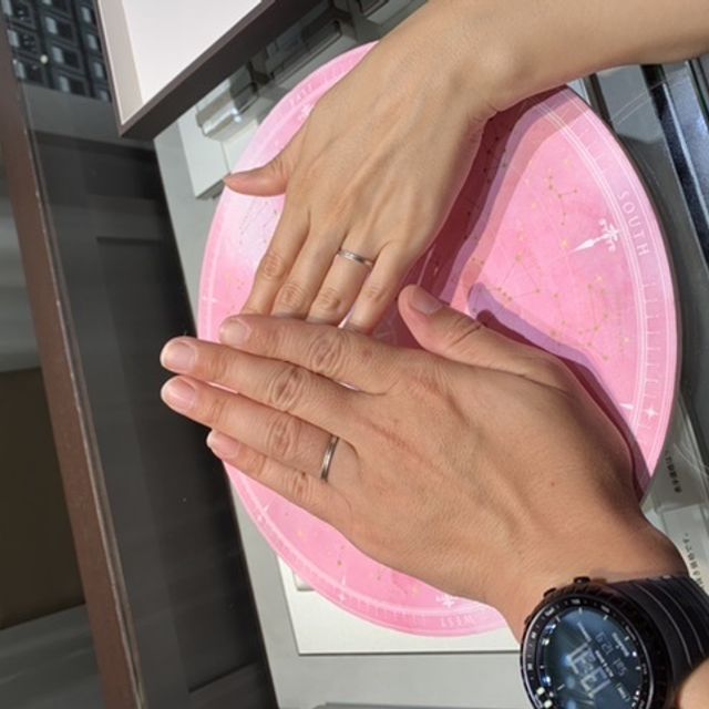 【アイプリモ(I-PRIMO)の口コミ】 色々なデザインをみて2人で意見を交わし色々悩みましたが
つや消し加工は…