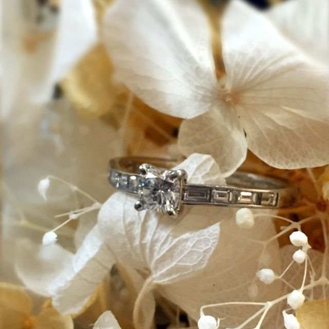 【SIND BAD(シンドバット)の口コミ】 メインの石がラウンドブリリアントカット以外の物が欲しく、こちらのHPに…