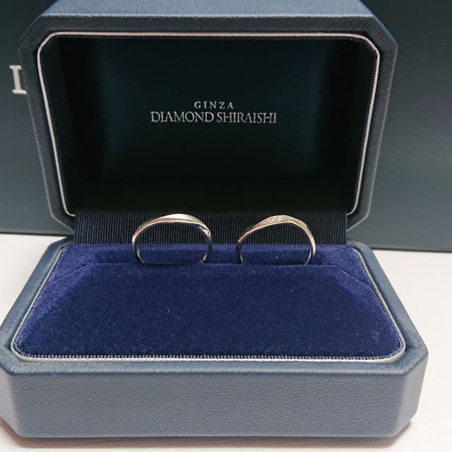 【銀座ダイヤモンドシライシの口コミ】 ウェーブがかかっていてデザイン性が良く、指にもフィットしたため購入し…