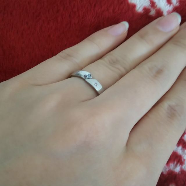 【COLANY(コラニー)の口コミ】 指輪のデザイン自体も気に入ったのですが元々決まった形ではなく、何かオ…