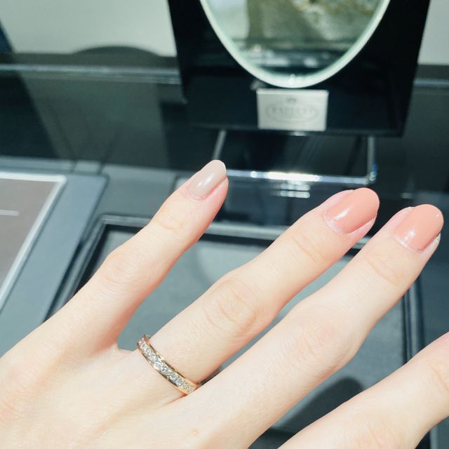 【エクセルコダイヤモンド(EXELCO DIAMOND)の口コミ】 指輪をつけた時の輝きが他の店舗のものよりも華やかでした。デザインもピ…