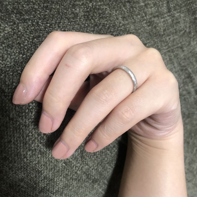 【Cayof(カヨフ)の口コミ】 シンプルながらも、素材や表面のテクスチャーにこだわりを持ちたいと思い…