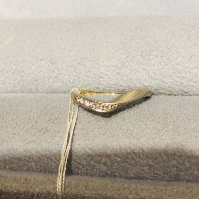 【ケイウノ ブライダル(K.UNO BRIDAL)の口コミ】 取扱ブランドが数少ない木目金を扱っています。中でもこの指輪は曲線が綺…