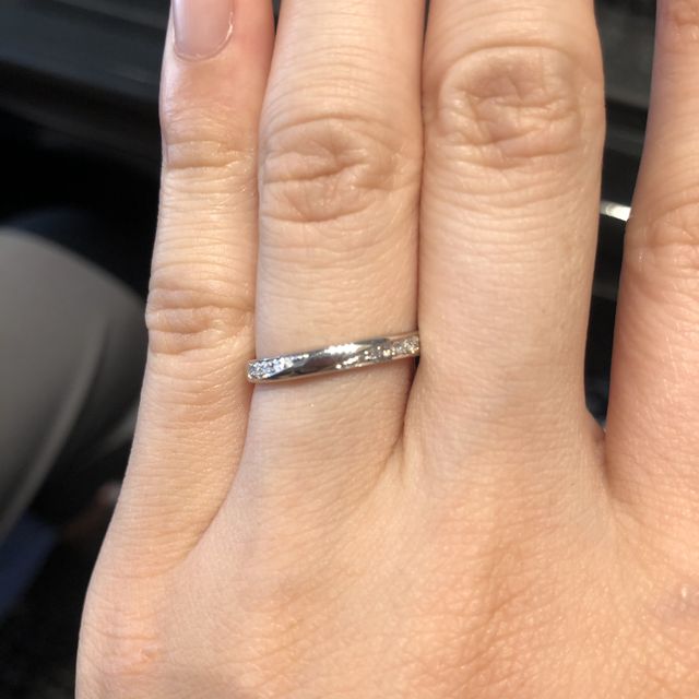 【エクセルコダイヤモンド(EXELCO DIAMOND)の口コミ】 普段リングを付けないのですが、色々付けた中でもこのリングはストレート…