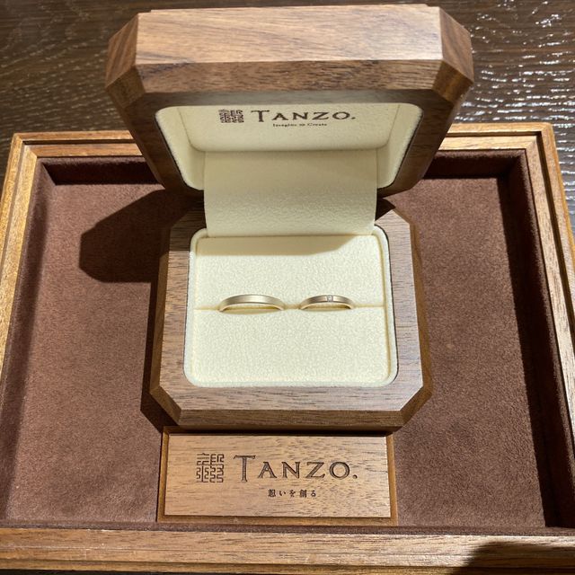 【TANZO.(鍛造指輪)の口コミ】 私達が望んでいた色味がある。ゴールドの種類がたくさんあり、自分の肌に…
