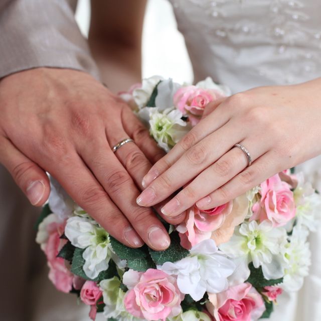 【ギンザタナカブライダル(GINZA TANAKA BRIDAL)の口コミ】 購入する際にはシンプルなデザインをと思い探していましたが、なかなかシ…