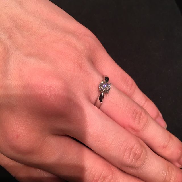 【MIKIMOTO(ミキモト)の口コミ】 プラチナ土台部分がシンプルで美しく、ダイヤを引き立たせるデザインに惹…