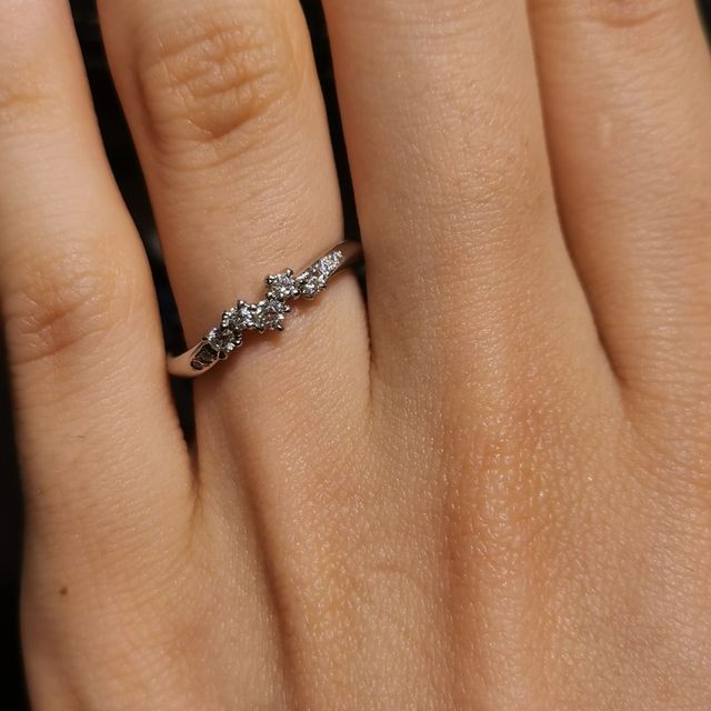 【エクセルコダイヤモンド(EXELCO DIAMOND)の口コミ】 かっこいい雰囲気の指輪が多いです。リング自体もしっかりと太さがあるも…