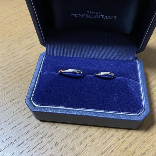 【銀座ダイヤモンドシライシの口コミ】 シンプルで指に馴染む物が良いな、と思い担当の方と相談しながら決めまし…