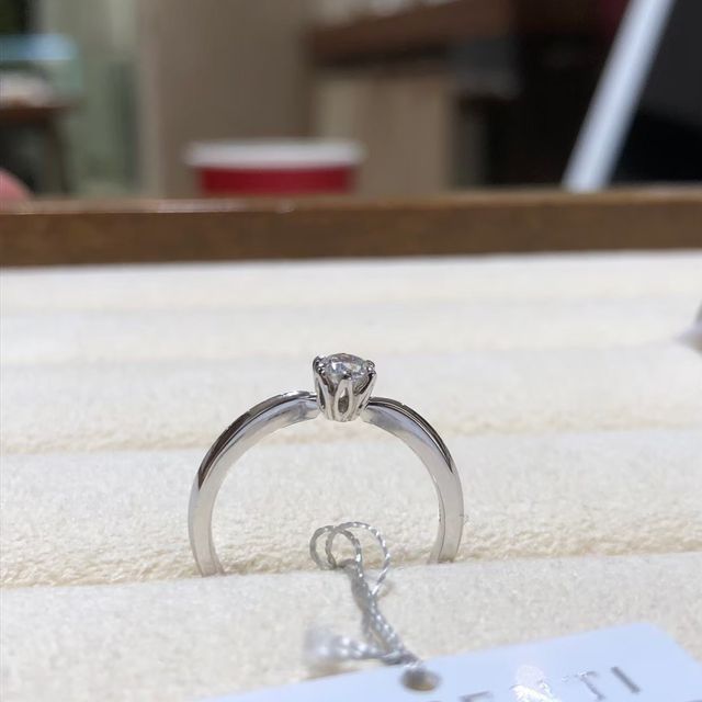 【TRECENTI(トレセンテ)の口コミ】 素材はプラチナで、ダイヤモンドにもこだわりがあるようで、美しいデザイ…