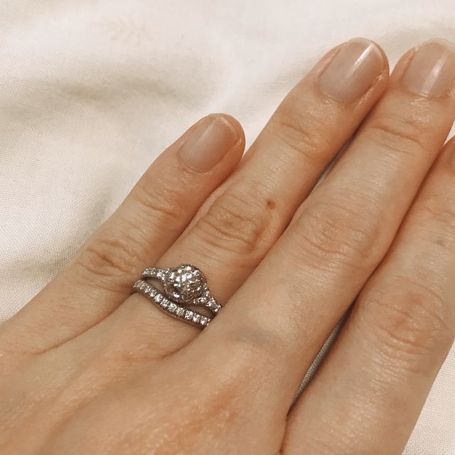 【ショーメ(CHAUMET)の口コミ】 結婚指輪の決め手は、ハーフエタニティであることと、婚約指輪との重ね付…