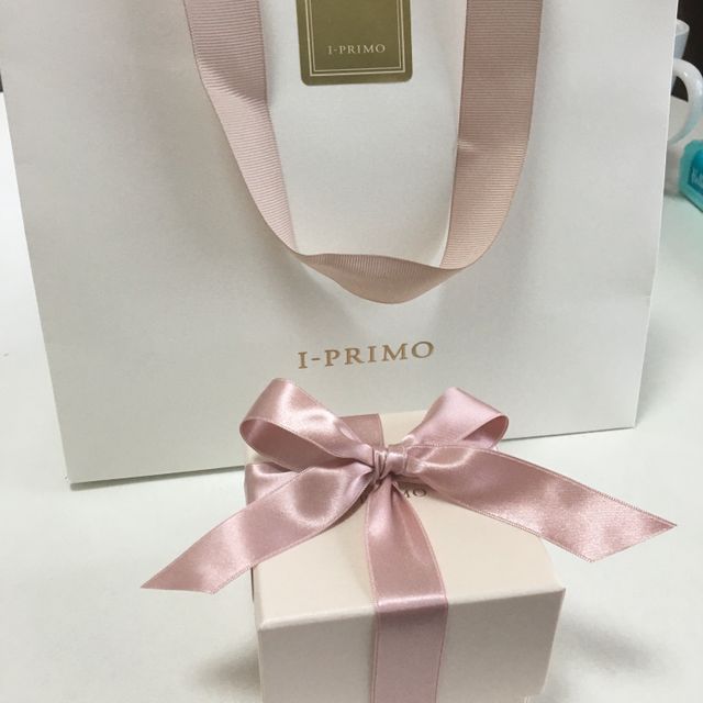 【アイプリモ(I-PRIMO)の口コミ】 指輪のデザインを見て決めました。見本がたくさんあって他の商品と見比べ…